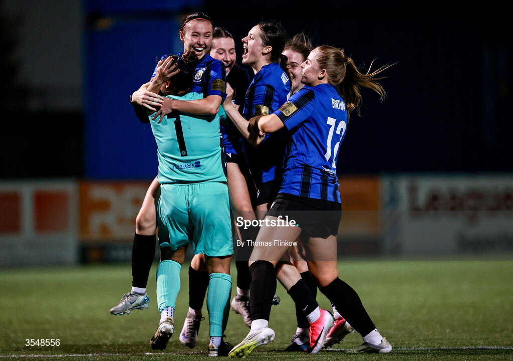 22 August 2026; Athlone Town players celebrate after their side's victory in the Club Orange Women’s FAI Cup semi-final match between Athlone Town and Galway United at Athlone Town Stadium in Lissywollen, Athlone. Photo by Thomas Flinkow/Sportsfile
