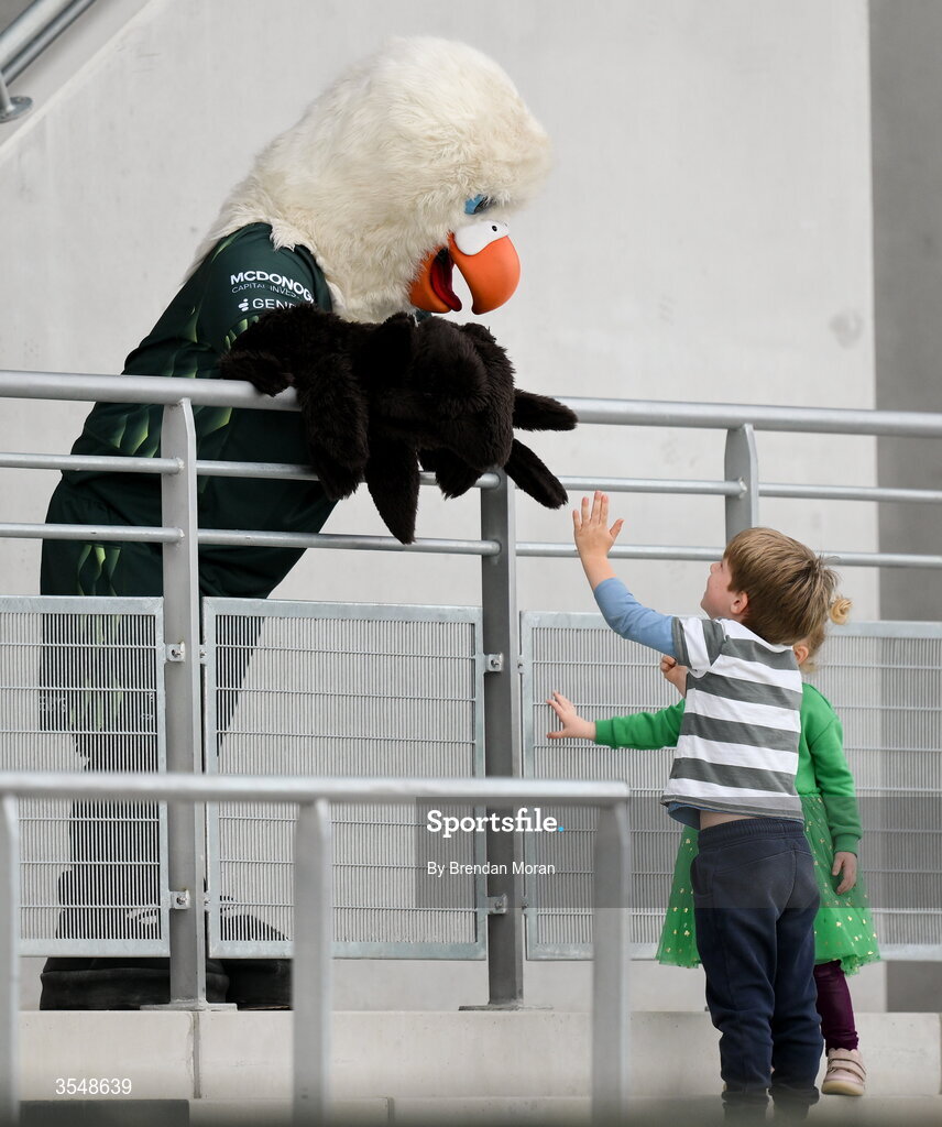 22 August 2026; Connacht mascot Eddie the Ragle with young supporters during the Vodafone Womens Interprovincial Championship Round 3 match between Connacht and Munster at Dexcom Stadium in Galway. Photo by Brendan Moran/Sportsfile