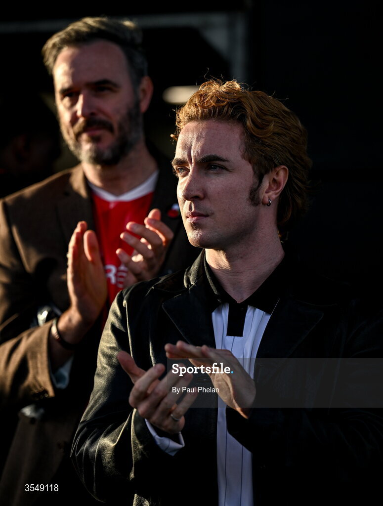 21 August 2026; Musican David Keenan, right, before performing prior to the SSE Airtricity Men’s Premier Division match between Dundalk and Galway United at Oriel Park in Dundalk, Louth. Photo by Paul Phelan/Sportsfile