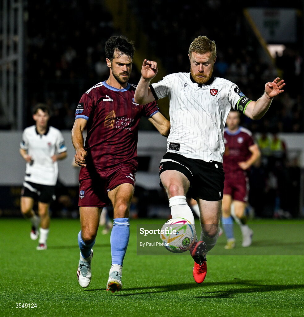 21 August 2026; Daryl Horgan of Dundalk in action against Jimmy Keohane of Galway United during the SSE Airtricity Men’s Premier Division match between Dundalk and Galway United at Oriel Park in Dundalk, Louth. Photo by Paul Phelan/Sportsfile