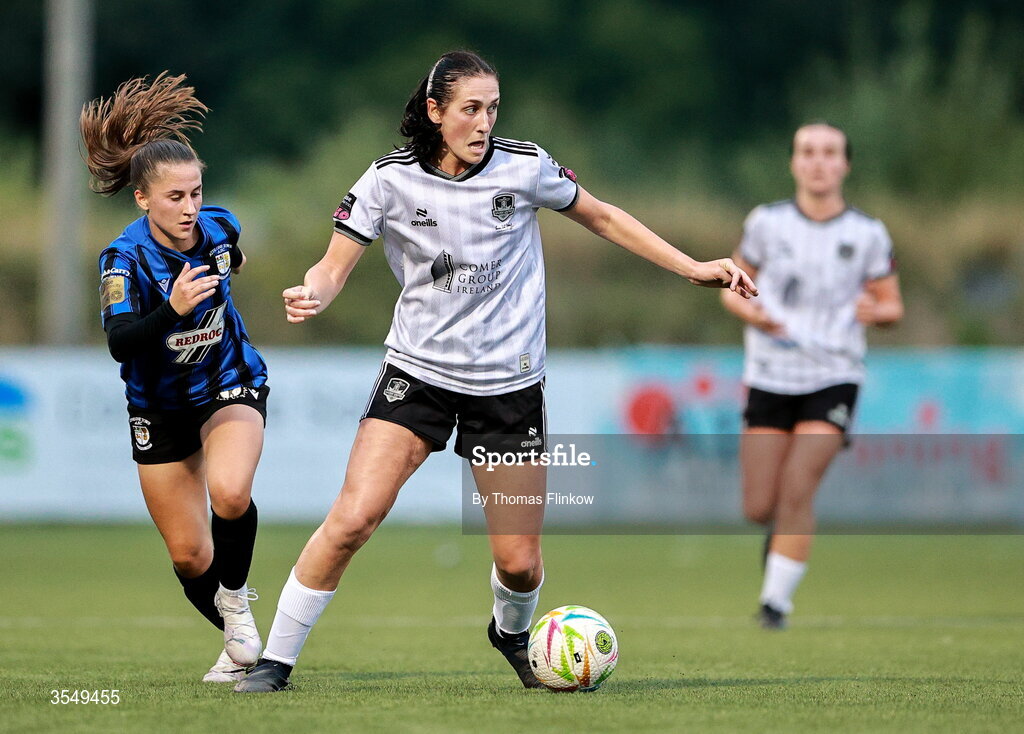 22 August 2026; Ella Raimondi of Galway United in action against Isabel Ryan of Athlone Town during the Club Orange Women’s FAI Cup semi-final match between Athlone Town and Galway United at Athlone Town Stadium in Lissywollen, Athlone. Photo by Thomas Flinkow/Sportsfile