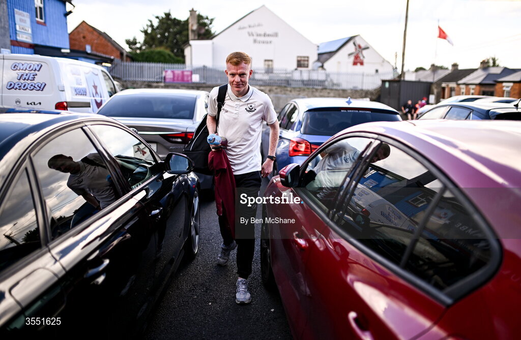 28 August 2026; Shane Farrell of Drogheda United arrives before the SSE Airtricity Men’s Premier Division match between Drogheda United and Dundalk at Sullivan & Lambe Park in Drogheda, Louth. Photo by Ben McShane/Sportsfile