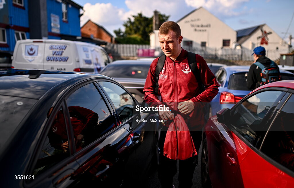 28 August 2026; Mark Doyle of Drogheda United arrives before the SSE Airtricity Men’s Premier Division match between Drogheda United and Dundalk at Sullivan & Lambe Park in Drogheda, Louth. Photo by Ben McShane/Sportsfile