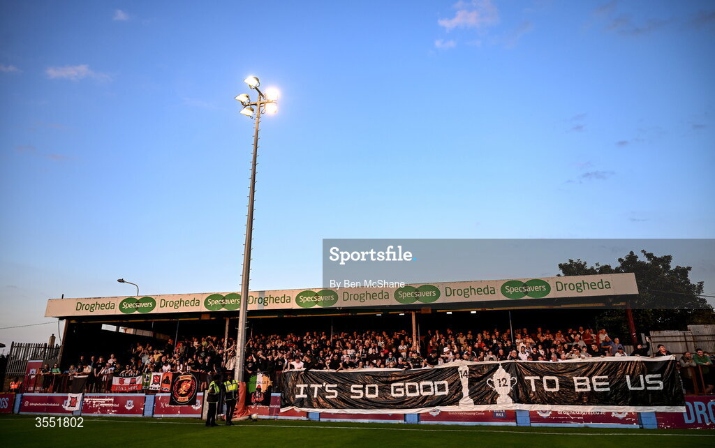 28 August 2026; Dundalk supporters before the SSE Airtricity Men’s Premier Division match between Drogheda United and Dundalk at Sullivan & Lambe Park in Drogheda, Louth. Photo by Ben McShane/Sportsfile
