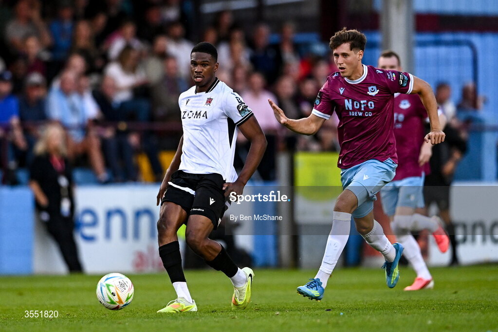 28 August 2026; Mayowa Animasahun of Dundalk in action against Keegan Ancelin of Drogheda United during the SSE Airtricity Men’s Premier Division match between Drogheda United and Dundalk at Sullivan & Lambe Park in Drogheda, Louth. Photo by Ben McShane/Sportsfile