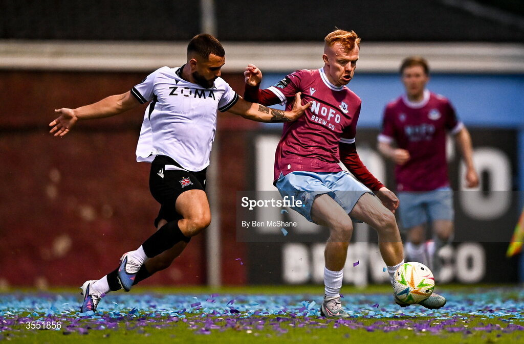 28 August 2026; Shane Farrell of Drogheda United in action against Leo Gaxha of Dundalk during the SSE Airtricity Men’s Premier Division match between Drogheda United and Dundalk at Sullivan & Lambe Park in Drogheda, Louth. Photo by Ben McShane/Sportsfile