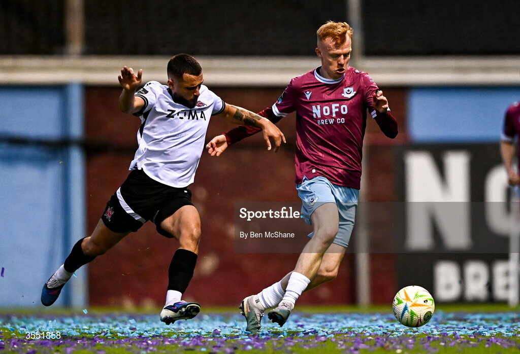 28 August 2026; Shane Farrell of Drogheda United in action against Leo Gaxha of Dundalk during the SSE Airtricity Men’s Premier Division match between Drogheda United and Dundalk at Sullivan & Lambe Park in Drogheda, Louth. Photo by Ben McShane/Sportsfile