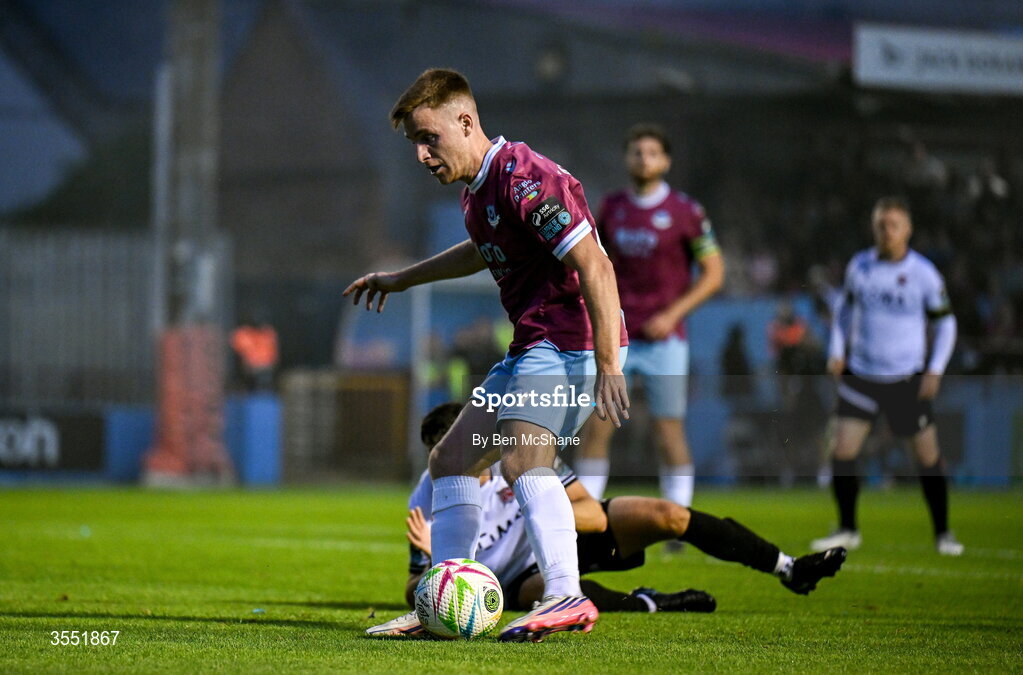 28 August 2026; Brandon Kavanagh of Drogheda United scores his side's second goal during the SSE Airtricity Men’s Premier Division match between Drogheda United and Dundalk at Sullivan & Lambe Park in Drogheda, Louth. Photo by Ben McShane/Sportsfile