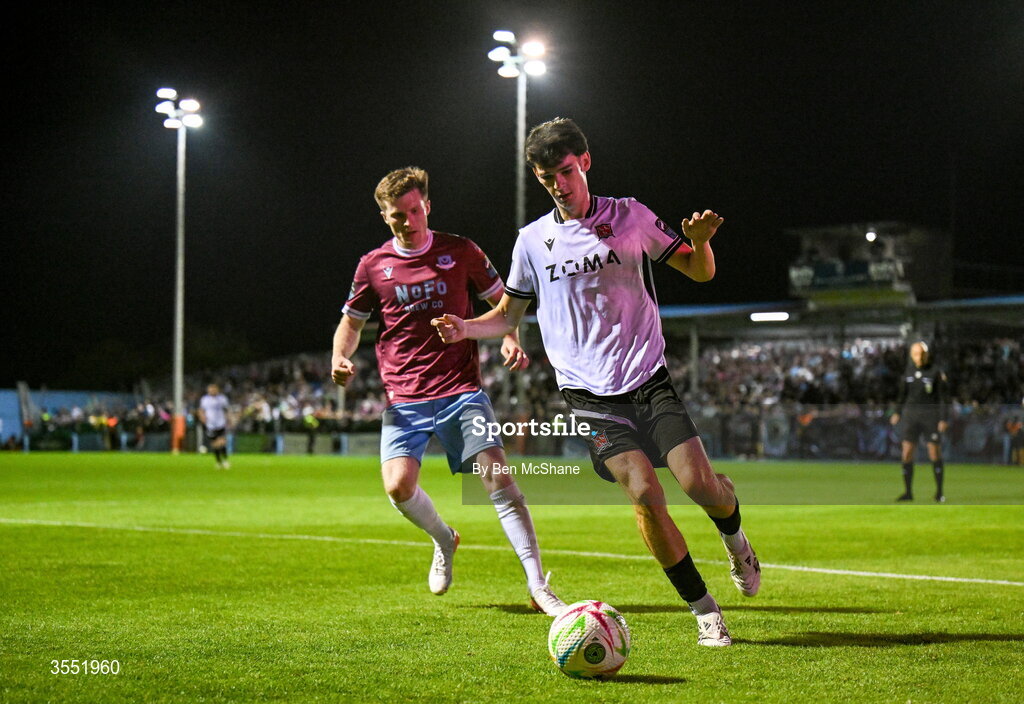 28 August 2026; Shane Tracey of Dundalk in action against Conor Kane of Drogheda United during the SSE Airtricity Men’s Premier Division match between Drogheda United and Dundalk at Sullivan & Lambe Park in Drogheda, Louth. Photo by Ben McShane/Sportsfile