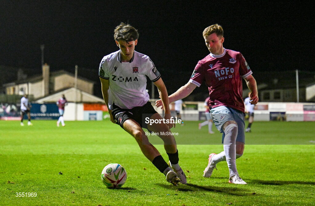 28 August 2026; Shane Tracey of Dundalk in action against Conor Kane of Drogheda United during the SSE Airtricity Men’s Premier Division match between Drogheda United and Dundalk at Sullivan & Lambe Park in Drogheda, Louth. Photo by Ben McShane/Sportsfile
