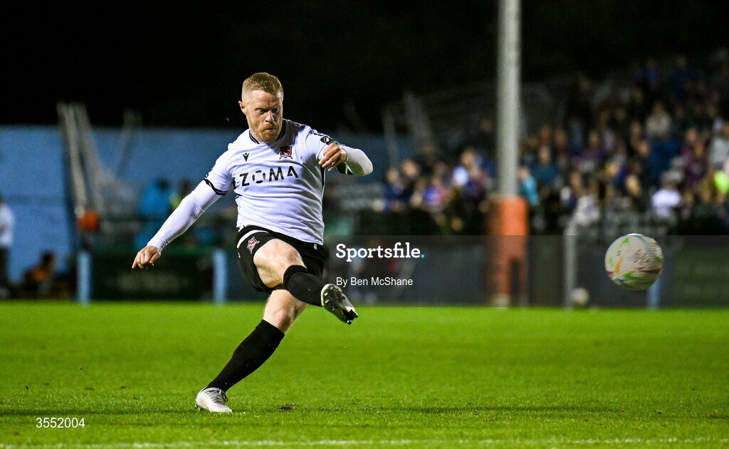28 August 2026; Daryl Horgan of Dundalk scores his side's third goal during the SSE Airtricity Men’s Premier Division match between Drogheda United and Dundalk at Sullivan & Lambe Park in Drogheda, Louth. Photo by Ben McShane/Sportsfile