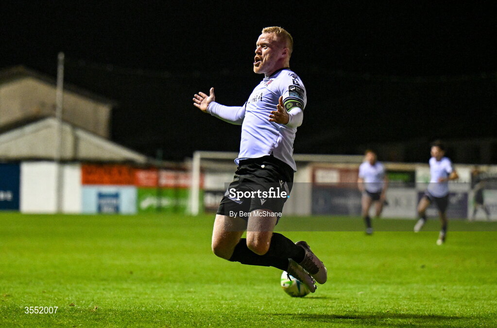 28 August 2026; Daryl Horgan of Dundalk celebrates after scoring his side's third goal during the SSE Airtricity Men’s Premier Division match between Drogheda United and Dundalk at Sullivan & Lambe Park in Drogheda, Louth. Photo by Ben McShane/Sportsfile