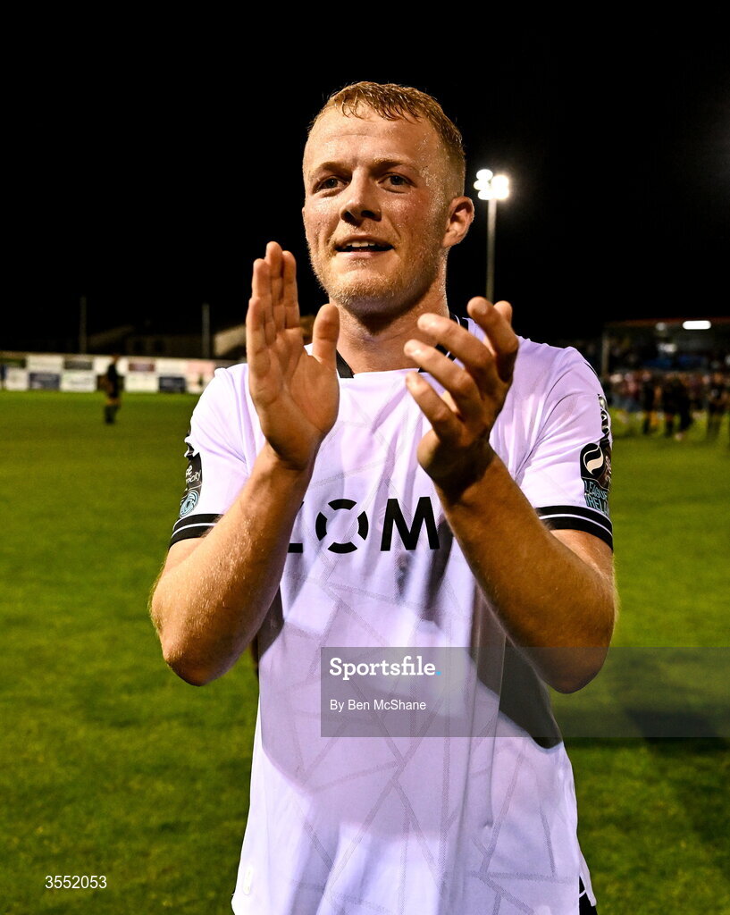 28 August 2026; Tom Grivosti of Dundalk celebrates after the SSE Airtricity Men’s Premier Division match between Drogheda United and Dundalk at Sullivan & Lambe Park in Drogheda, Louth. Photo by Ben McShane/Sportsfile