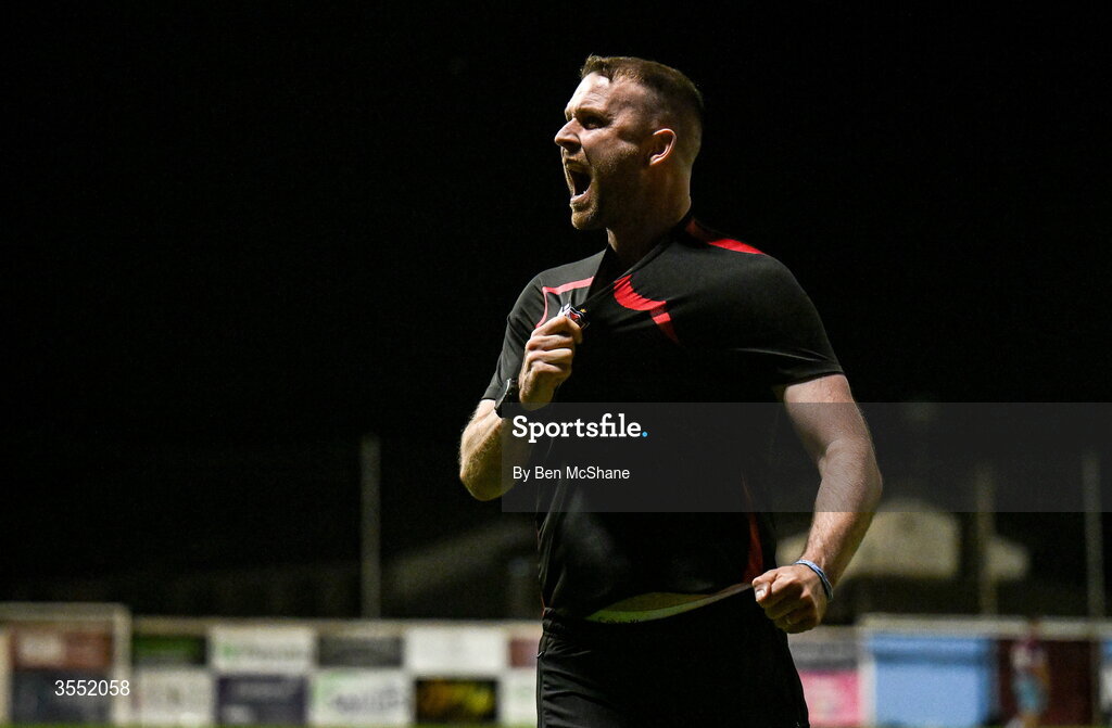 28 August 2026; Dundalk manager Ciaran Kilduff celebrates after the SSE Airtricity Men’s Premier Division match between Drogheda United and Dundalk at Sullivan & Lambe Park in Drogheda, Louth. Photo by Ben McShane/Sportsfile