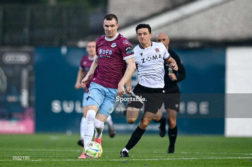 28 August 2026; Mark Doyle of Drogheda United and Keith Buckley of Dundalk during the SSE Airtricity Men’s Premier Division match between Drogheda United and Dundalk at Sullivan & Lambe Park in Drogheda, Louth. Photo by Ben McShane/Sportsfile