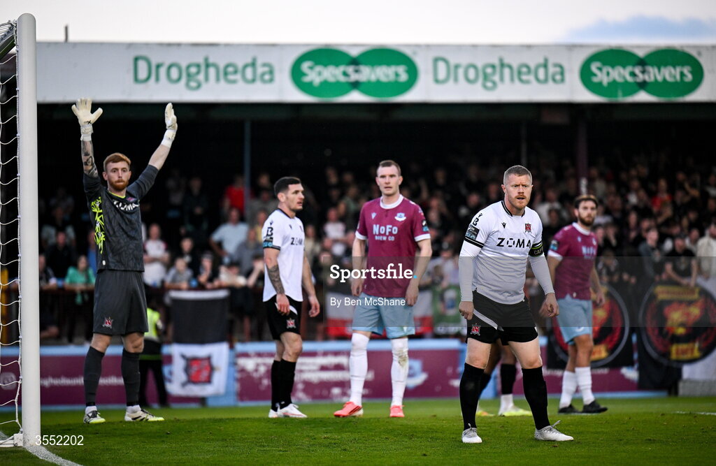 28 August 2026; Daryl Horgan of Dundalk looks on before the delivery of a corner during the SSE Airtricity Men’s Premier Division match between Drogheda United and Dundalk at Sullivan & Lambe Park in Drogheda, Louth. Photo by Ben McShane/Sportsfile