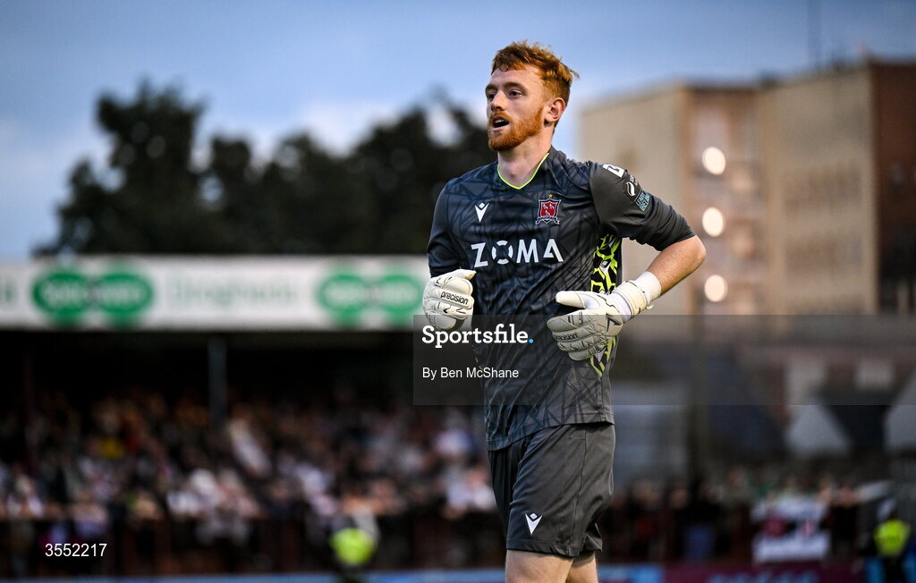 28 August 2026; Dundalk goalkeeper Enda Minogue during the SSE Airtricity Men’s Premier Division match between Drogheda United and Dundalk at Sullivan & Lambe Park in Drogheda, Louth. Photo by Ben McShane/Sportsfile