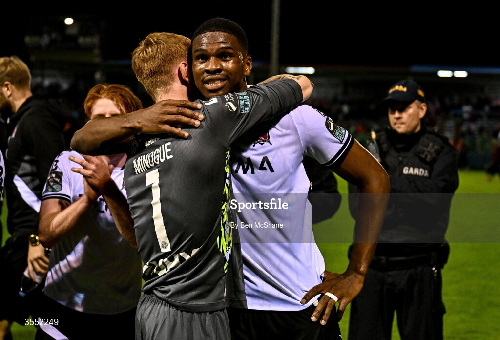 28 August 2026; Dundalk goalkeeper Enda Minogue, left, and Mayowa Animasahun of Dundalk celebrate after the SSE Airtricity Men’s Premier Division match between Drogheda United and Dundalk at Sullivan & Lambe Park in Drogheda, Louth. Photo by Ben McShane/Sportsfile