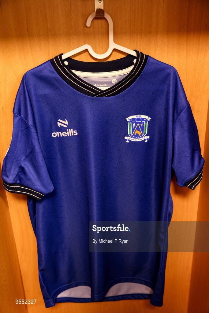 29 August 2026; A general view of a Newbrisge Town jersey hanging in the dressingroom before the FAI National League Group 3 match between CK United and Newbridge Town at SETU Sports Complex in Carlow. Photo by Michael P Ryan/Sportsfile