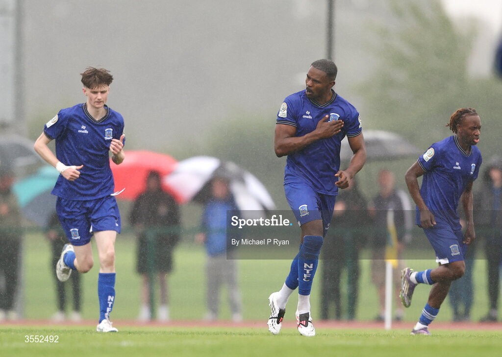29 August 2026; Bhung Munongo of Newbridge Town, centre, celebrates after scoring his side's first goal during the FAI National League Group 3 match between CK United and Newbridge Town at SETU Sports Complex in Carlow. Photo by Michael P Ryan/Sportsfile