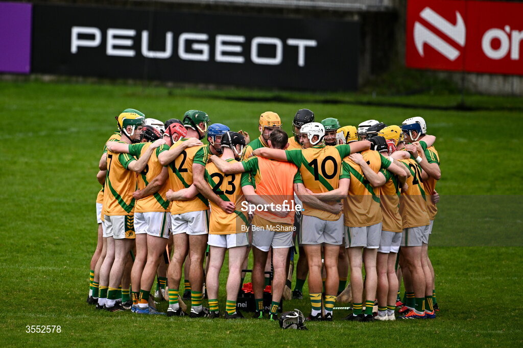 29 August 2026; Faughs players huddle before the PTSB Dublin Senior Club Hurling Championships Round 4 match between Cuala and Faughs at Parnell Park in Dublin. Photo by Ben McShane/Sportsfile