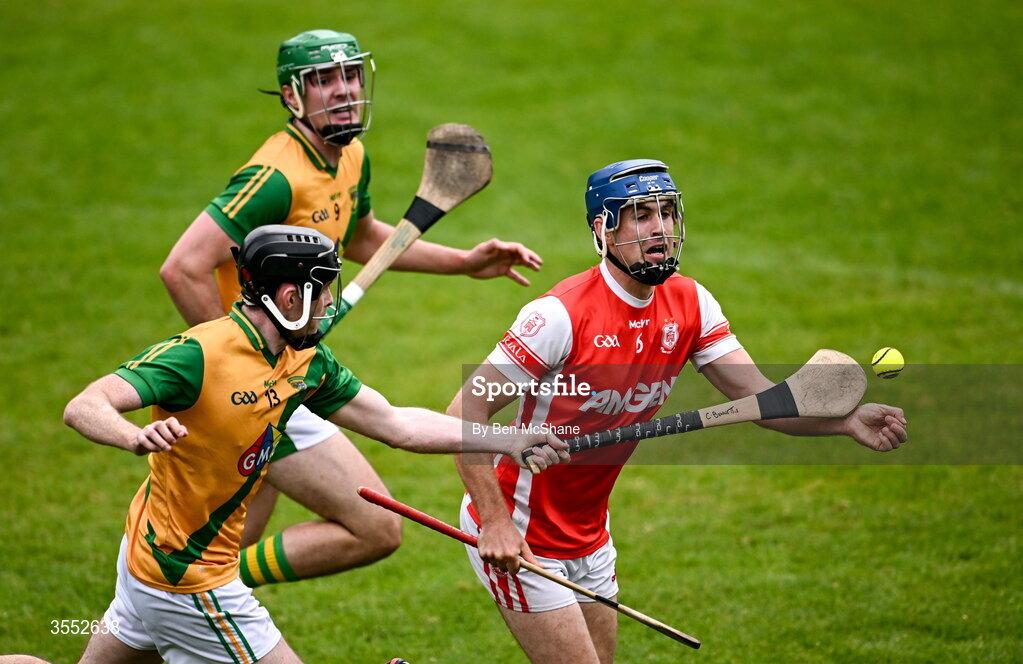 29 August 2026; Sean Moran of Cuala in action against Chris Bennett, left, and Cormac Dowd of Faughs during the PTSB Dublin Senior Club Hurling Championships Round 4 match between Cuala and Faughs at Parnell Park in Dublin. Photo by Ben McShane/Sportsfile