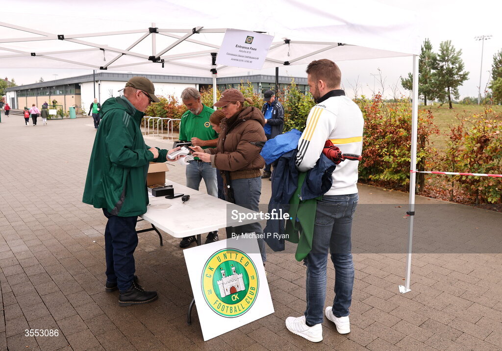 29 August 2026; Supporters arrive before the FAI National League Group 3 match between CK United and Newbridge Town at SETU Sports Complex in Carlow. Photo by Michael P Ryan/Sportsfile