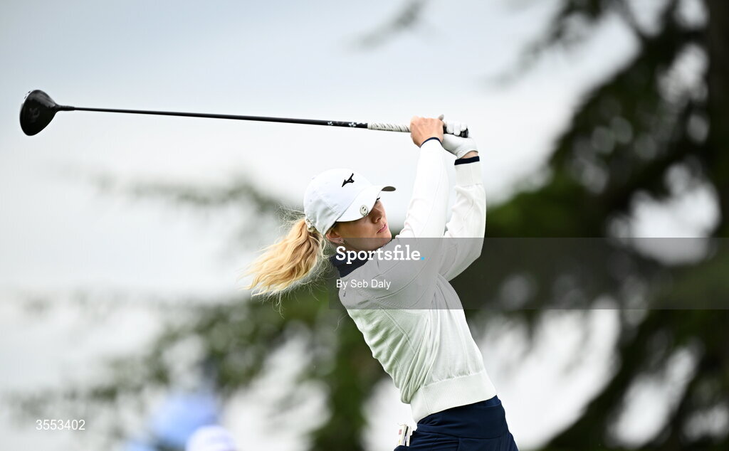 30 August 2026; Hannah Screen of England watches her tee shot on the first hole during day four of the 2026 KPMG Women’s Irish Open Golf Championship at The K Club in Straffan, Kildare. Photo by Seb Daly/Sportsfile