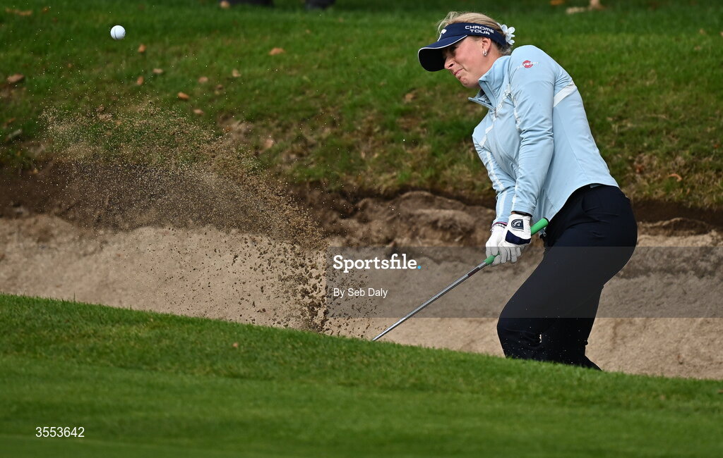30 August 2026; Louise Rydqvist of Sweden chips out of a bunker onto the fourth green during day four of the 2026 KPMG Women’s Irish Open Golf Championship at The K Club in Straffan, Kildare. Photo by Seb Daly/Sportsfile
