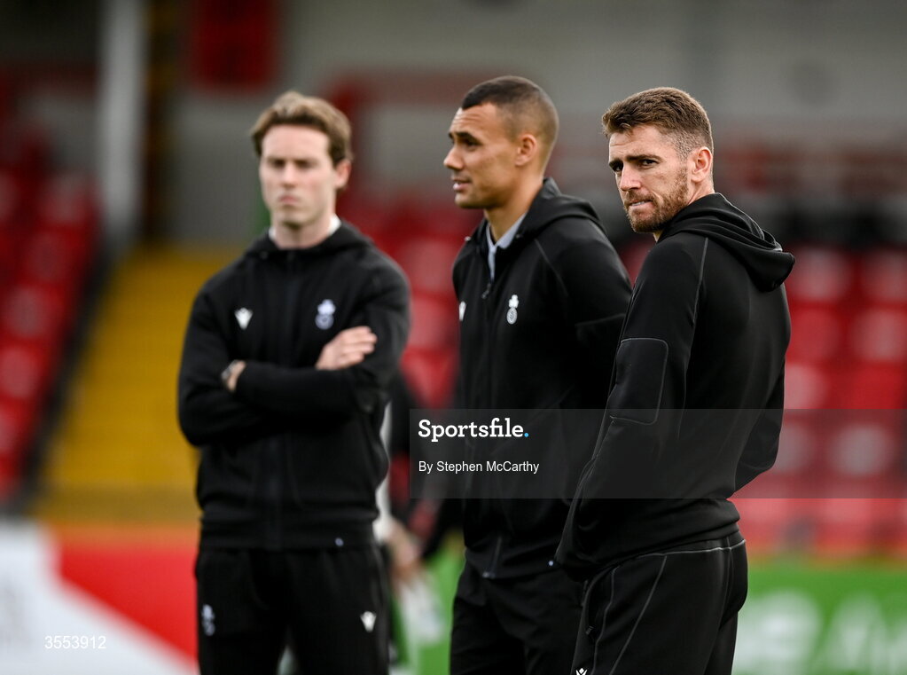 30 August 2026; Shamrock Rovers players, from right, Dylan Watts, Graham Burke and Will Fitzgerald before the SSE Airtricity Men’s Premier Division match between Derry City and Shamrock Rovers at The Ryan McBride Brandywell Stadium in Derry. Photo by Stephen McCarthy/Sportsfile