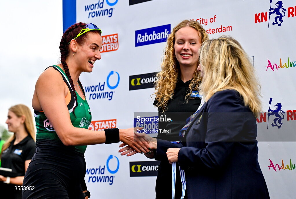 30 August 2026; Fiona Murtagh of Ireland is presented with her silver medal after the Women's Single Sculls Final A during the 2026 World Rowing Championships at Bosbaan in Amsterdam, Netherlands. Photo by Benedict Tufnell/Sportsfile