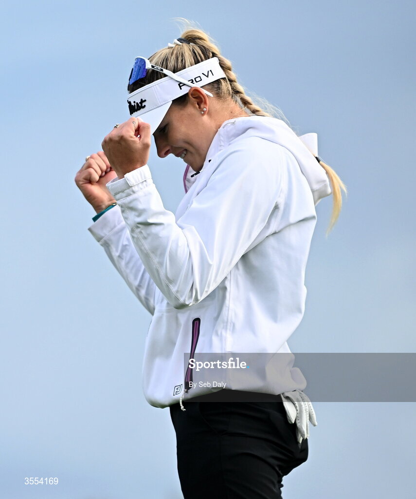 30 August 2026; Casandra Alexander of South Africa celebrates on the 18th green after winning on day four of the 2026 KPMG Women’s Irish Open Golf Championship at The K Club in Straffan, Kildare. Photo by Seb Daly/Sportsfile