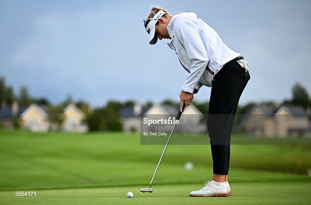 30 August 2026; Casandra Alexander of South Africa putts on the 18th green to win during day four of the 2026 KPMG Women’s Irish Open Golf Championship at The K Club in Straffan, Kildare. Photo by Seb Daly/Sportsfile