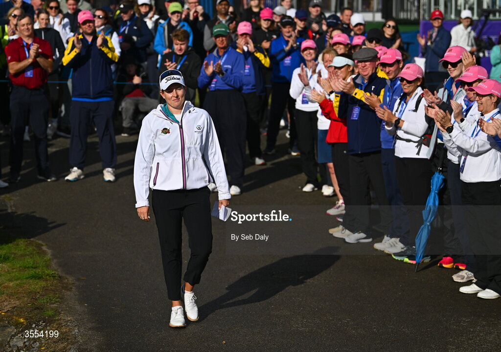 30 August 2026; Casandra Alexander of South Africa walks to the 18th green to accept the trophy after winning the 2026 KPMG Women’s Irish Open Golf Championship at The K Club in Straffan, Kildare. Photo by Seb Daly/Sportsfile