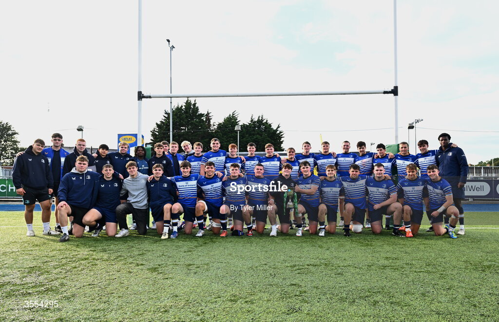 30 August 2026; The Leinster team celebrate with the trophy after the PwC U19 InterProvincial Championship match between Leinster and Munster at Energia Park in Dublin. Photo by Tyler Miller/Sportsfile