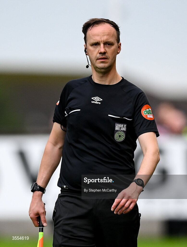 30 August 2026; Assistant referee Richard Storey during the SSE Airtricity Men’s Premier Division match between Derry City and Shamrock Rovers at The Ryan McBride Brandywell Stadium in Derry. Photo by Stephen McCarthy/Sportsfile