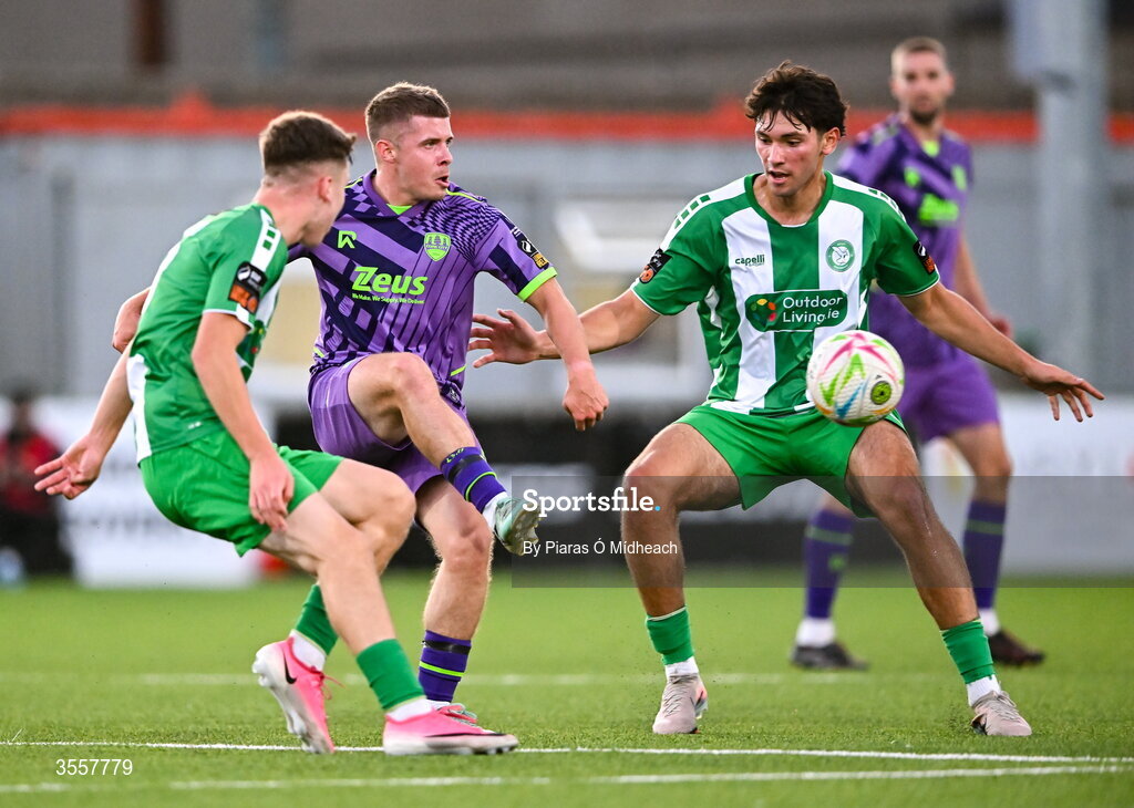 4 September 2026; Niall O'Keeffe of Cork City in action against Richard Ferizaj, left, and Endri Mustali of Bray Wanderers during the SSE Airtricity Men’s First Division match between Bray Wanderers and Cork City at the Carlisle Grounds in Bray, Wicklow. Photo by Piaras Ó Mídheach/Sportsfile