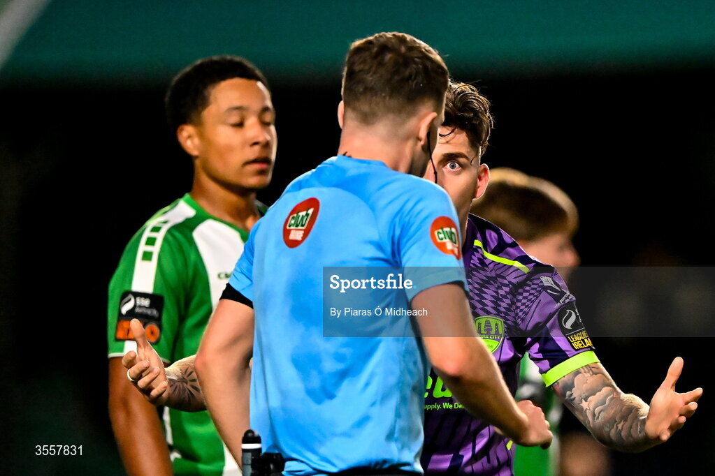4 September 2026; Ruairí Keating of Cork City speaking with referee Lucas Keating during the SSE Airtricity Men’s First Division match between Bray Wanderers and Cork City at the Carlisle Grounds in Bray, Wicklow. Photo by Piaras Ó Mídheach/Sportsfile
