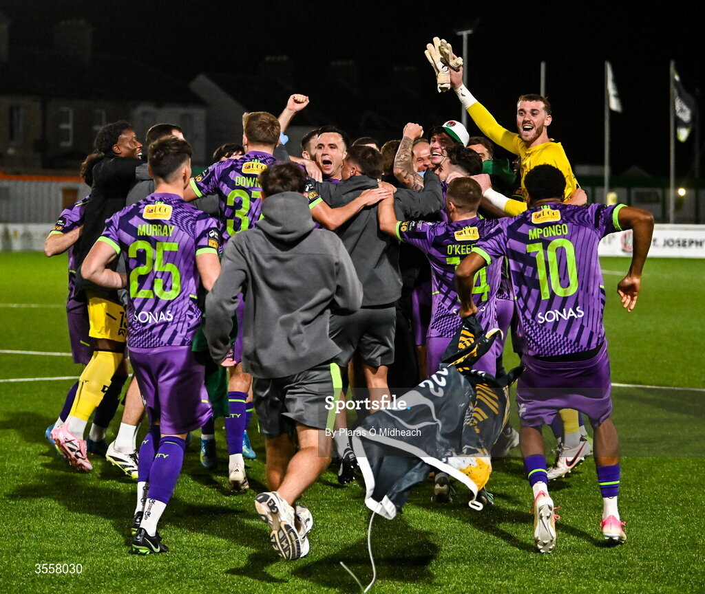 4 September 2026; Cork City players celebrate after the SSE Airtricity Men’s First Division match between Bray Wanderers and Cork City at Carlisle Grounds in Bray, Wicklow. Photo by Piaras Ó Mídheach/Sportsfile