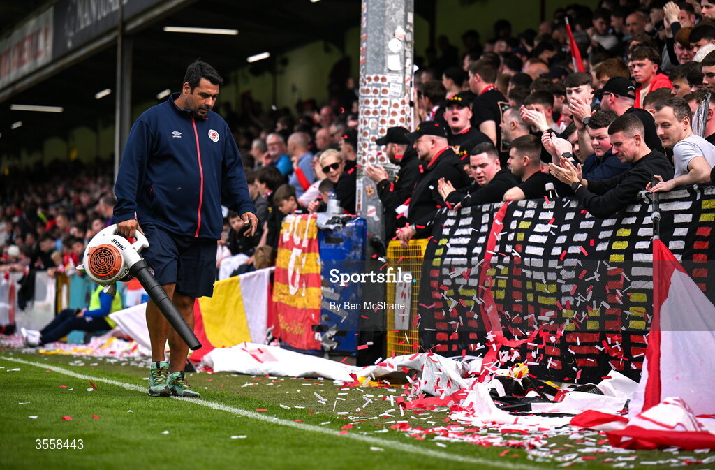 5 September 2026; St Patrick's Athletic ground staff use leaf-blowers to clear the confetti from the pitch, which casused a delay to kick-off, before the Club Orange Men’s FAI Cup quarter-final match between St Patrick's Athletic and Bohemians at Richmond Park in Dublin. Photo by Ben McShane/Sportsfile