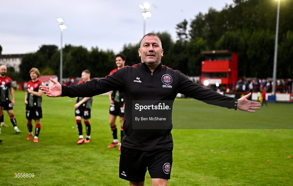 5 September 2026; Bohemians manager Alan Reynolds celebrates after the Club Orange Men’s FAI Cup quarter-final match between St Patrick's Athletic and Bohemians at Richmond Park in Dublin. Photo by Ben McShane/Sportsfile