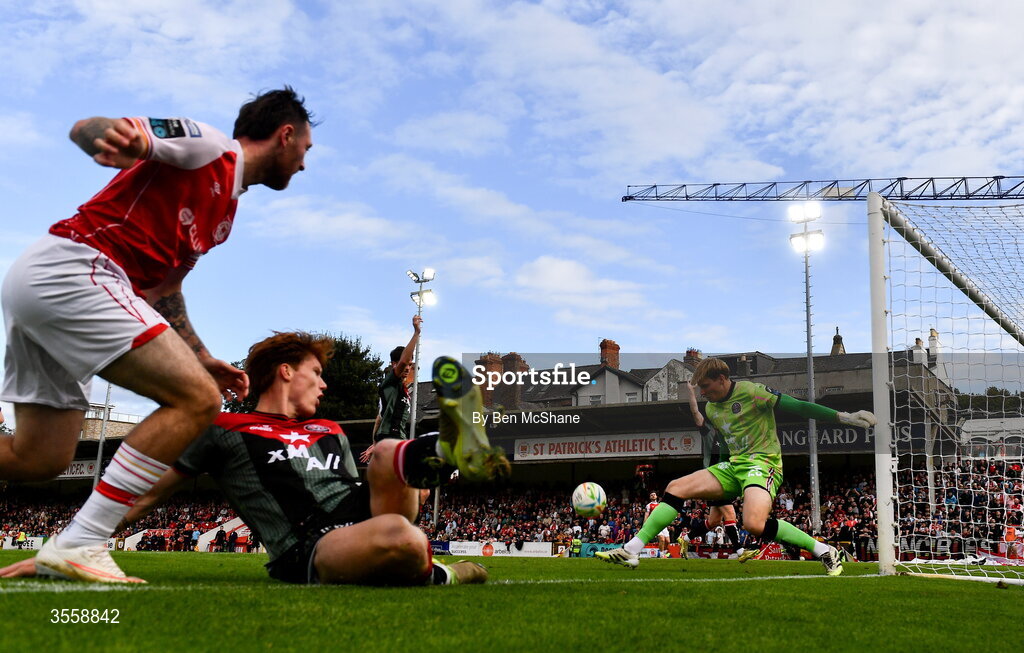 5 September 2026; Bohemians goalkeeper Paul Walters makes a save from Ryan Edmondson of St Patrick's Athletic during the Club Orange Men’s FAI Cup quarter-final match between St Patrick's Athletic and Bohemians at Richmond Park in Dublin. Photo by Ben McShane/Sportsfile