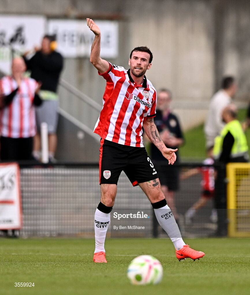 6 September 2026; Patrick McClean of Derry City urges his team to get back after scoring his side's first goal during the Club Orange Men’s FAI Cup quarter-final match between Derry City and Dundalk at The Ryan McBride Brandywell Stadium in Derry. Photo by Ben McShane/Sportsfile