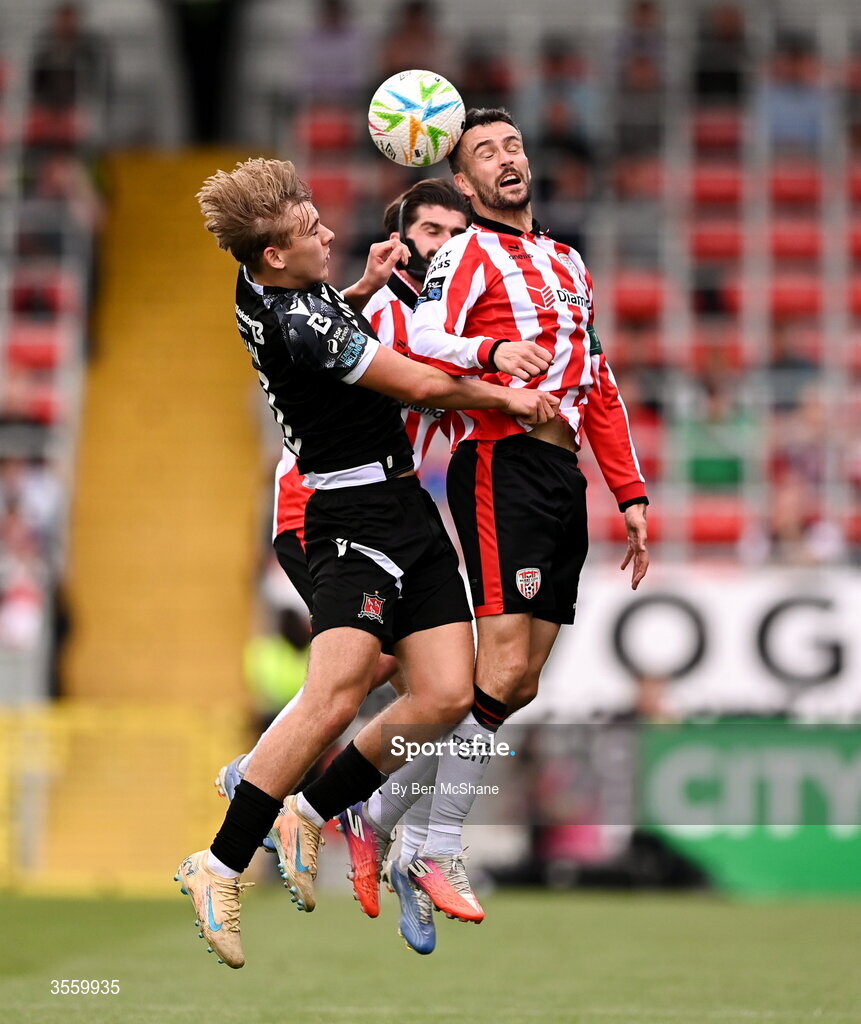 6 September 2026; Michael Duffy of Derry City and Ronan Teahan of Dundalk contest a header during the Club Orange Men’s FAI Cup quarter-final match between Derry City and Dundalk at The Ryan McBride Brandywell Stadium in Derry. Photo by Ben McShane/Sportsfile