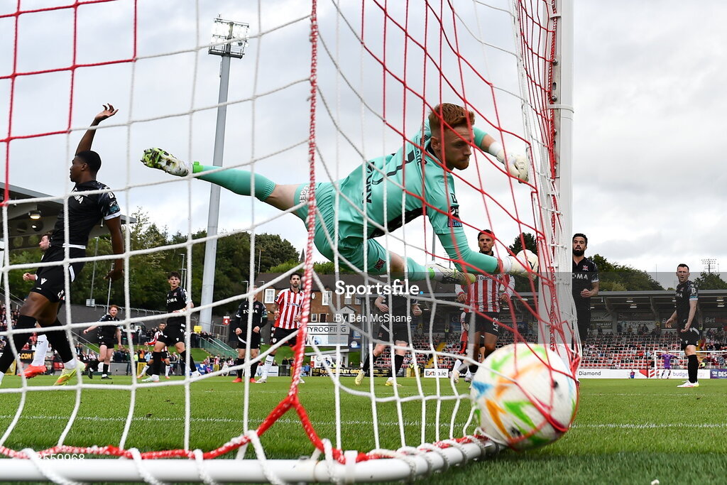 6 September 2026; Dundalk goalkeeper Enda Minogue is beat by the header of Patrick McClean of Derry City to concede their first goal during the Club Orange Men’s FAI Cup quarter-final match between Derry City and Dundalk at The Ryan McBride Brandywell Stadium in Derry. Photo by Ben McShane/Sportsfile