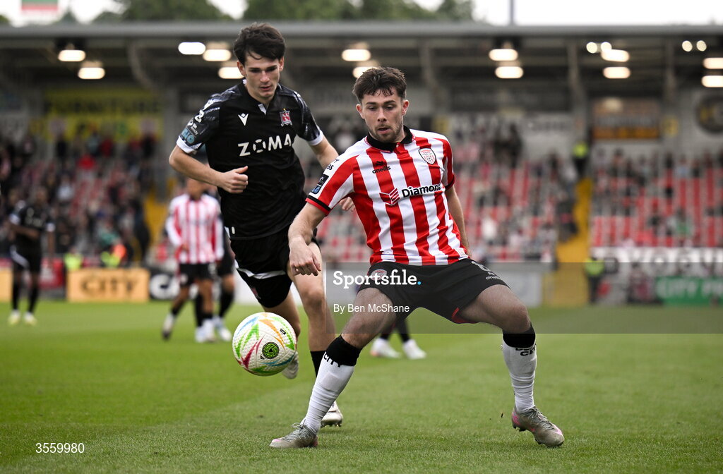 6 September 2026; Adam O'Reilly of Derry City in action against Shane Tracey of Dundalk during the Club Orange Men’s FAI Cup quarter-final match between Derry City and Dundalk at The Ryan McBride Brandywell Stadium in Derry. Photo by Ben McShane/Sportsfile