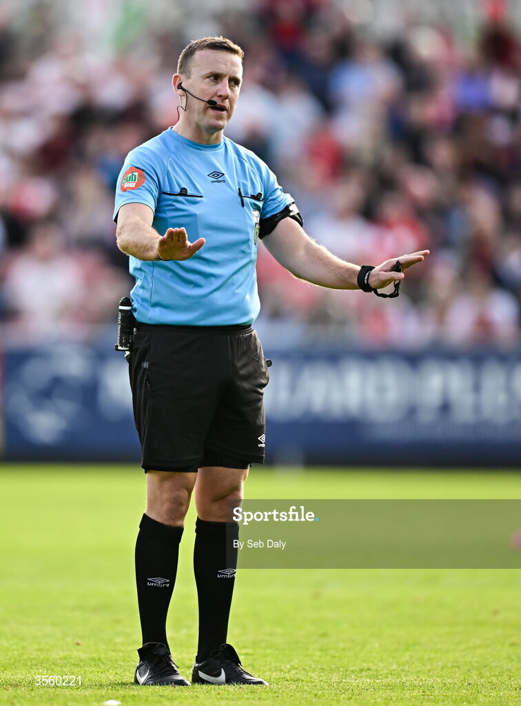 5 September 2026; Referee Paul Norton during the Club Orange Men’s FAI Cup quarter-final match between St Patrick's Athletic and Bohemians at Richmond Park in Dublin. Photo by Seb Daly/Sportsfile