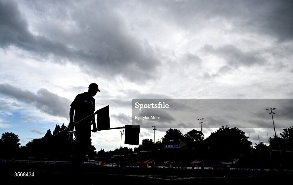 14 September 2026; A groundskeeper places a corner flag before the SSE Airtricity Men’s Premier Division match between Shelbourne and Drogheda United at Tolka Park in Dublin. Photo by Tyler Miller/Sportsfile