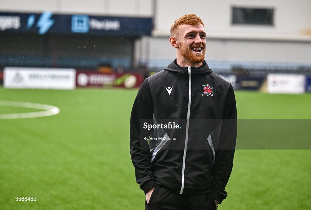 14 September 2026; Dundalk goalkeeper Enda Minogue before the SSE Airtricity Men’s Premier Division match between Dundalk and St Patrick's Athletic at Oriel Park in Dundalk, Louth. Photo by Ben McShane/Sportsfile