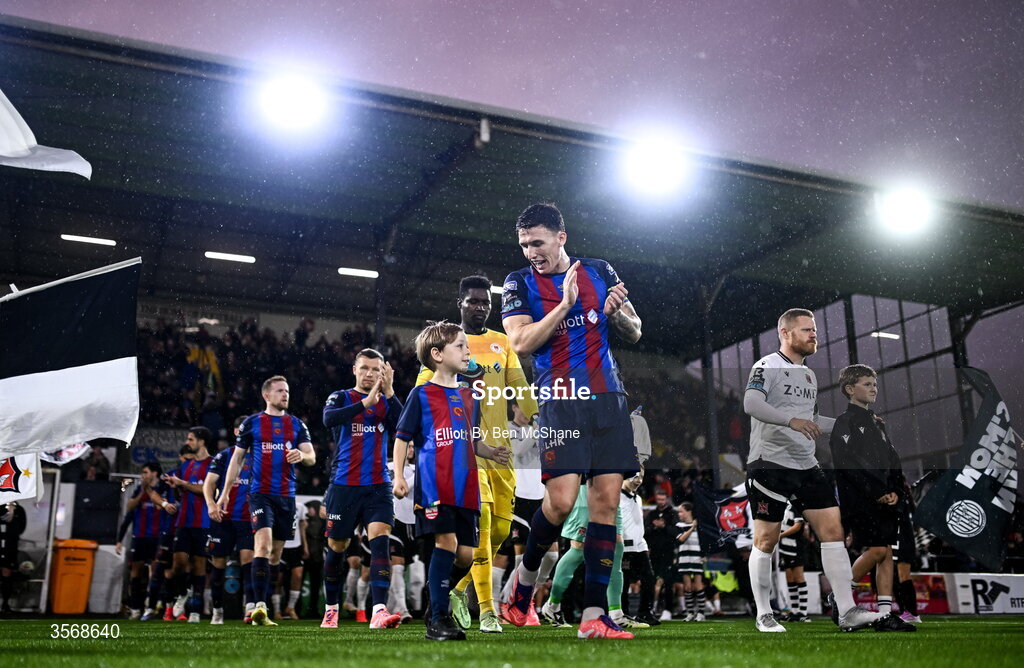 14 September 2026; St Patrick's Athletic captain Joe Redmond with St Patrick's Athletic mascot Bobbie Gartland, son of St Patrick's Athletic assistant coach Brian Gartland, before the SSE Airtricity Men’s Premier Division match between Dundalk and St Patrick's Athletic at Oriel Park in Dundalk, Louth. Photo by Ben McShane/Sportsfile